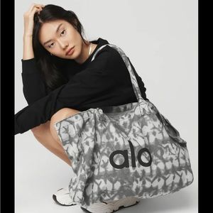 alo yoga bag